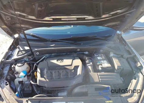 2018 Volkswagen Passat 2.0T R-Line/2.0T S z USA, uszkodzony, nr VIN 1VWAA7A34JC032370